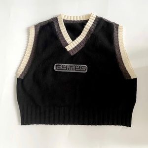 BLACK KNITTED VEST TOP